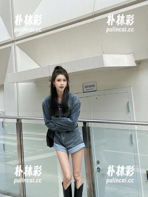 Umeko J摄影玄机：刀剑神域结城明日奈的独特写真作品.txt